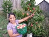 feliciana-picking-peaches